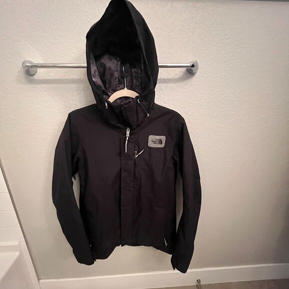 Women's Black North Face Snow Jacket - Picture 2 of 3
